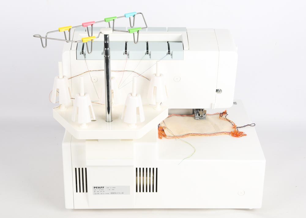 Pfaff Coverlock 4872 Sewing Machine