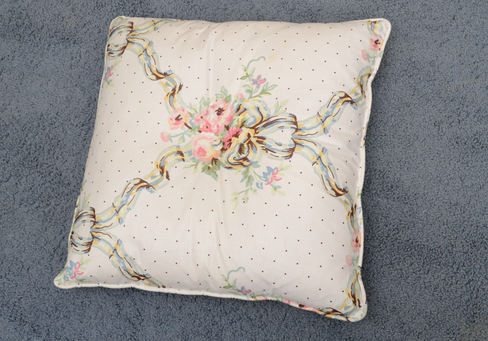 Vintage Floral Upholstered Lounge Chair