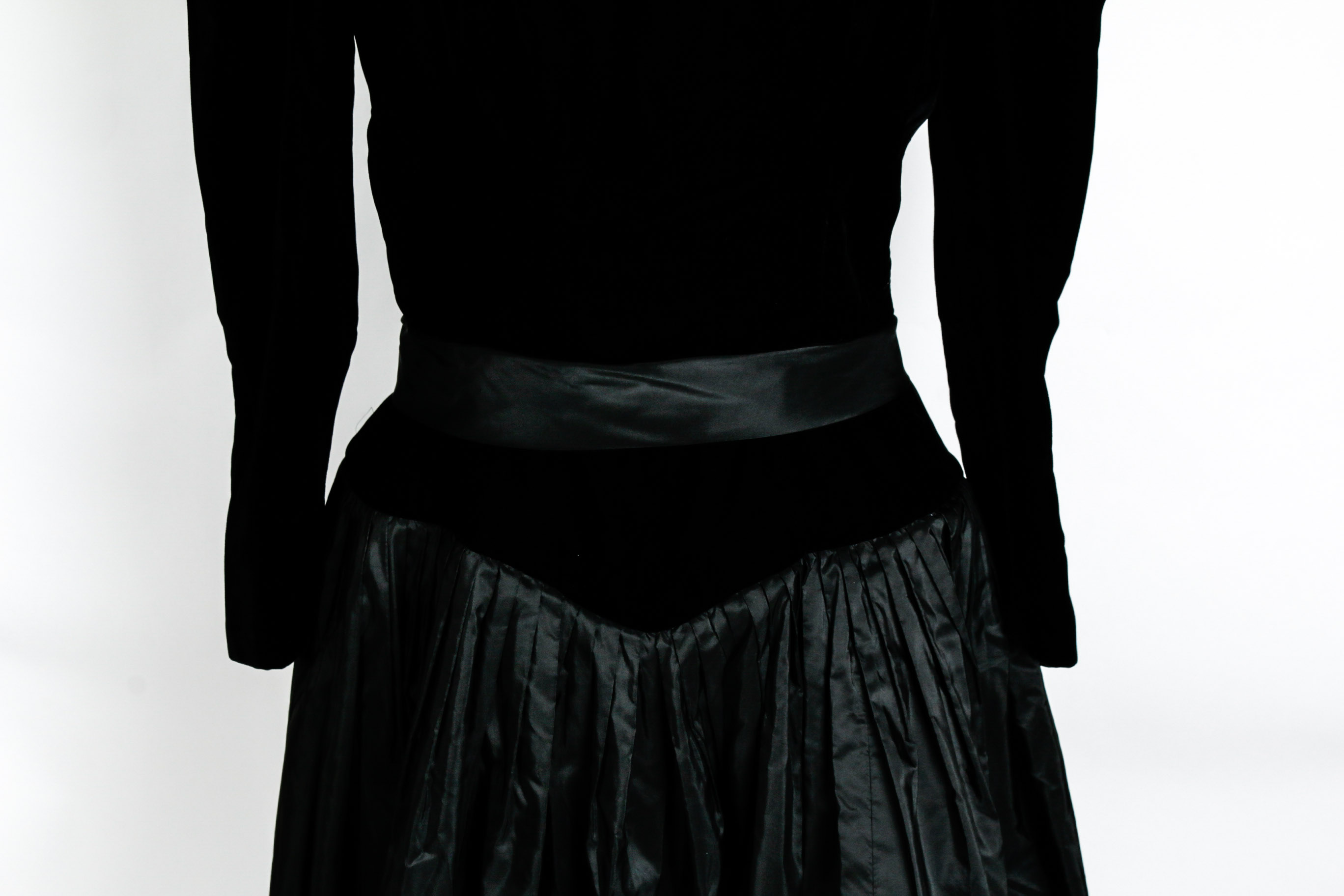 Vintage Miss O by Oscar de la Renta Black Velvet Dress