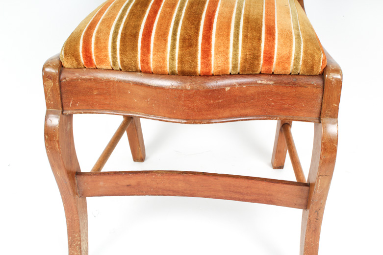 Balloon Back Style Parlor Chair