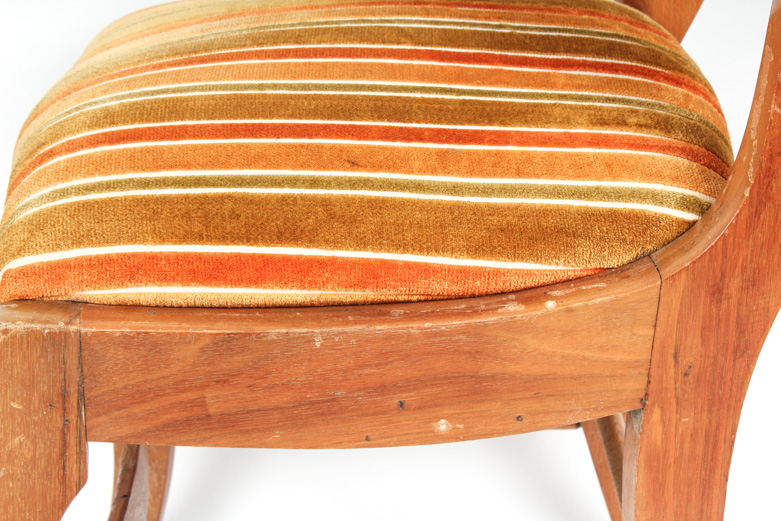 Balloon Back Style Parlor Chair