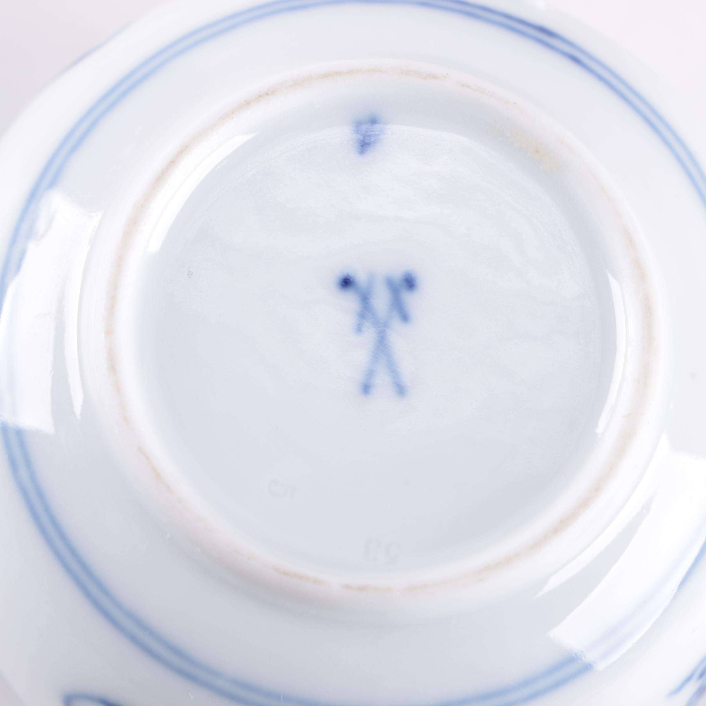 Meissen "Blue Onion" Porcelain Pot de Creme