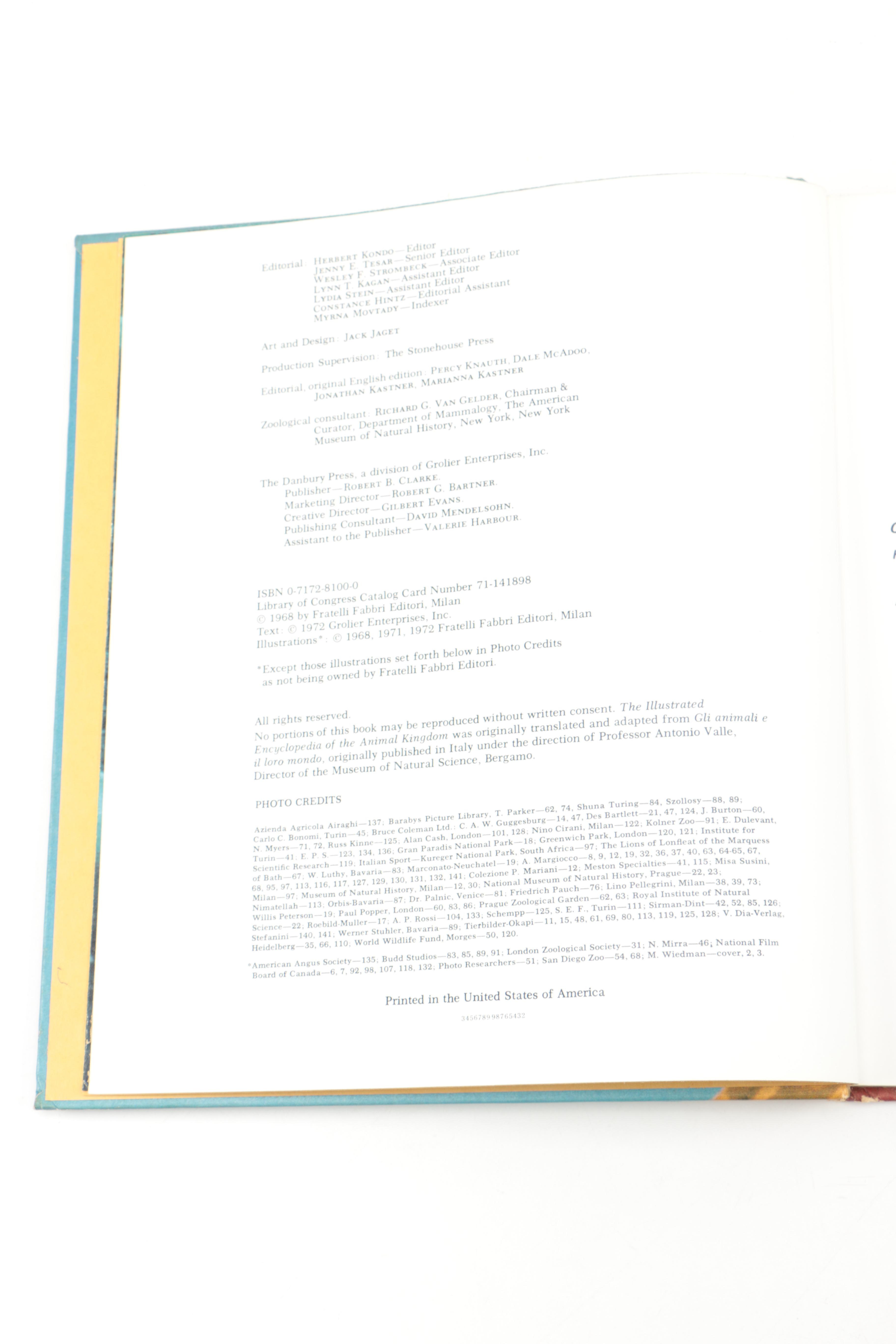 Collection of "The Illustrated Encyclopedia of the Animal Kingdom" Books