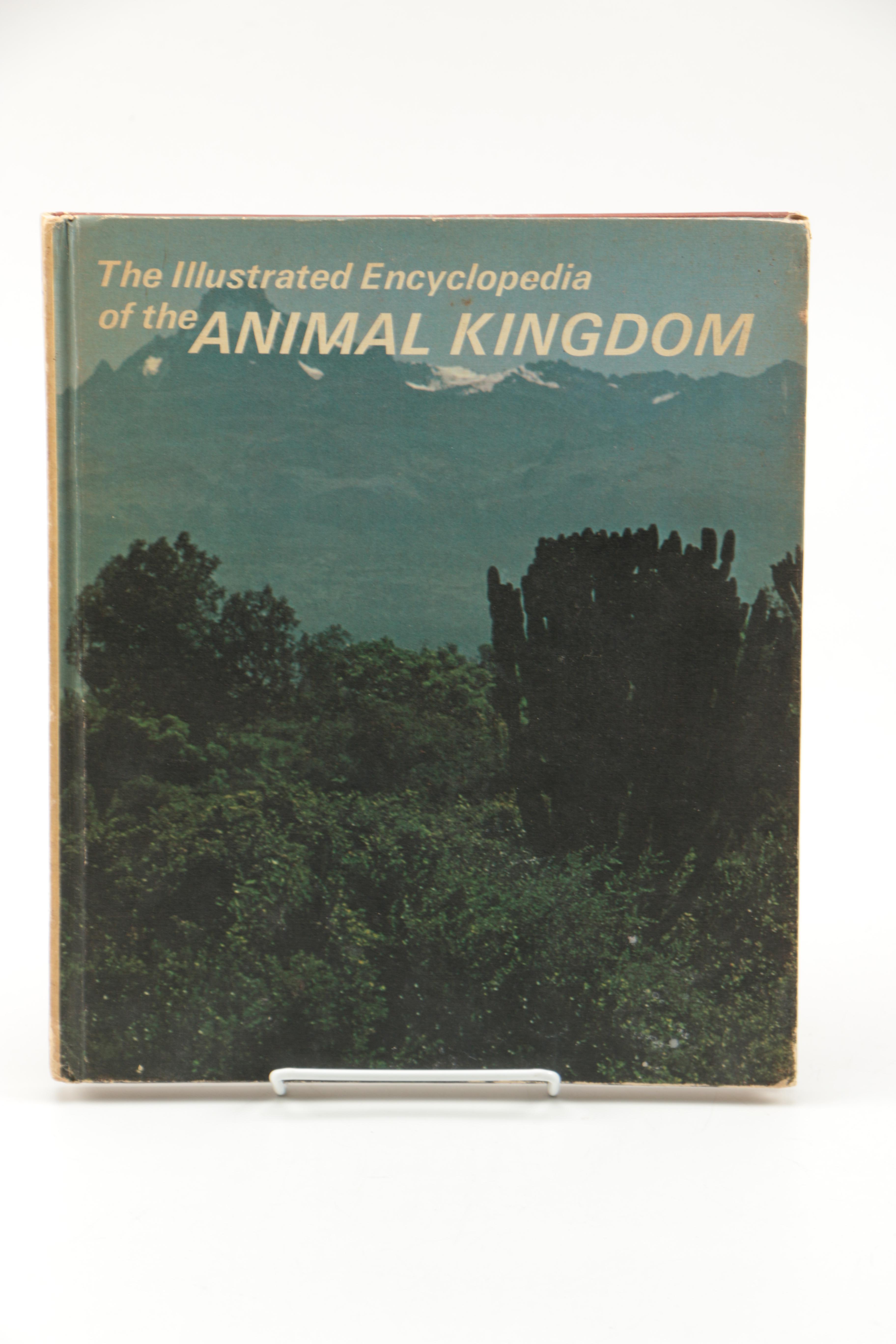 Collection of "The Illustrated Encyclopedia of the Animal Kingdom" Books