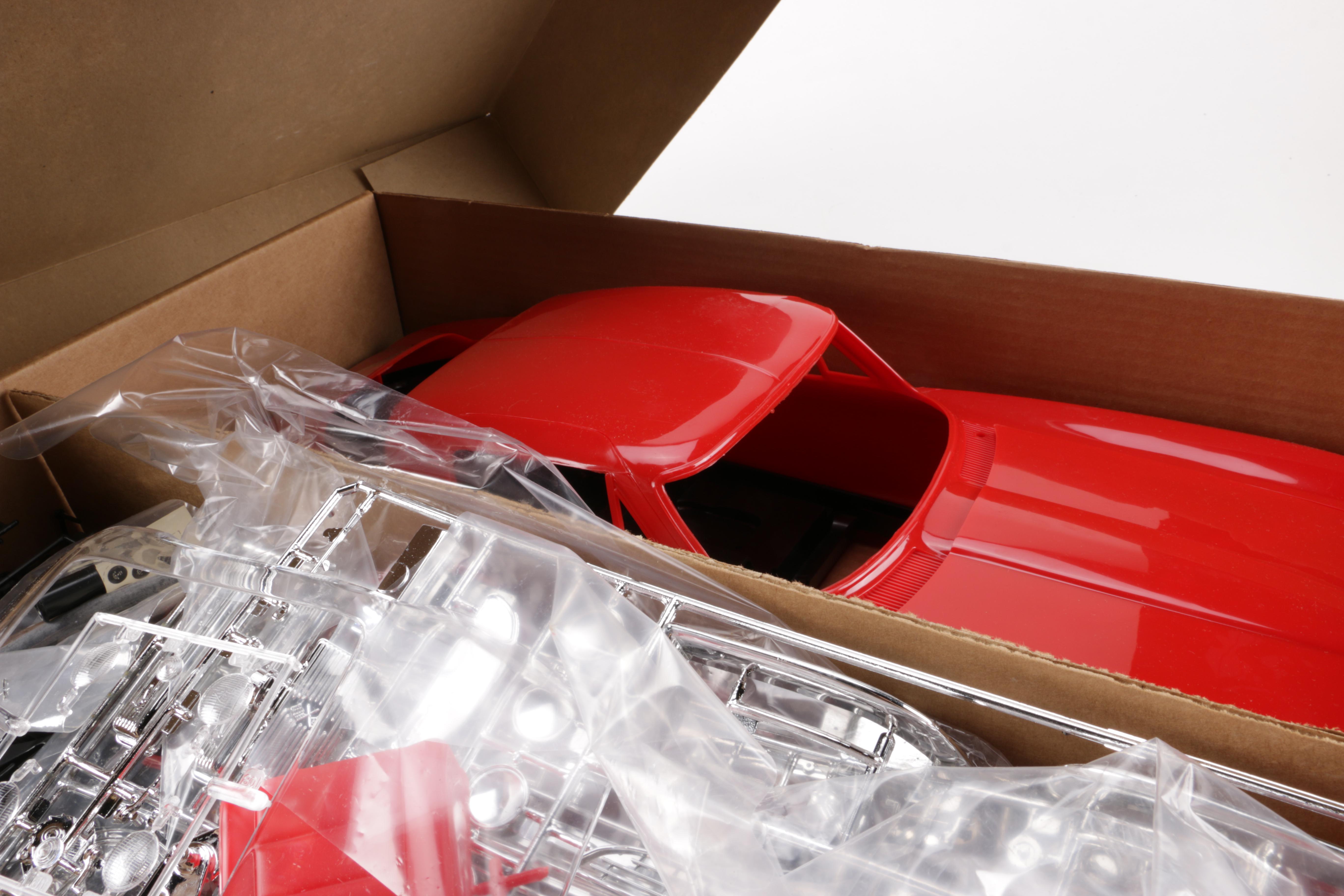 Monogram '65 Corevette Sting Ray Model Kit