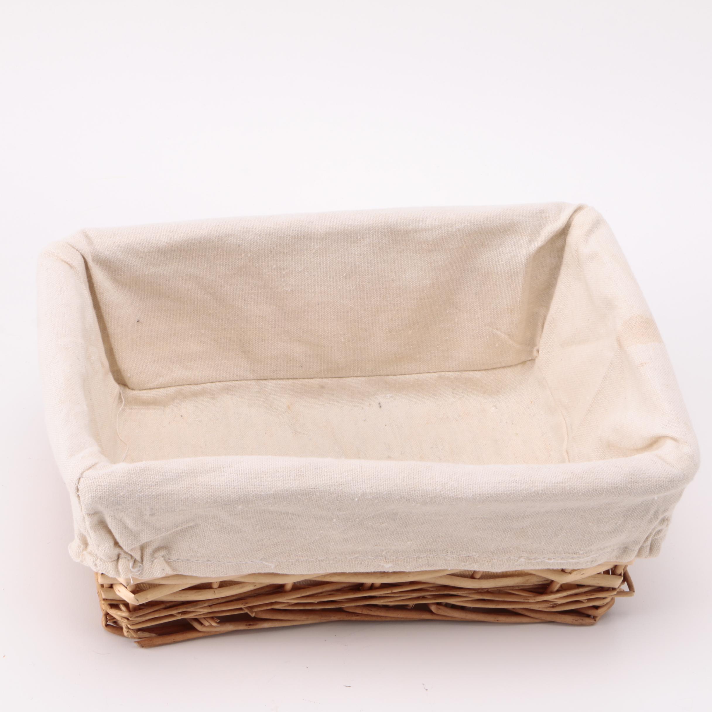 Kitchen Baking and Serving Pieces