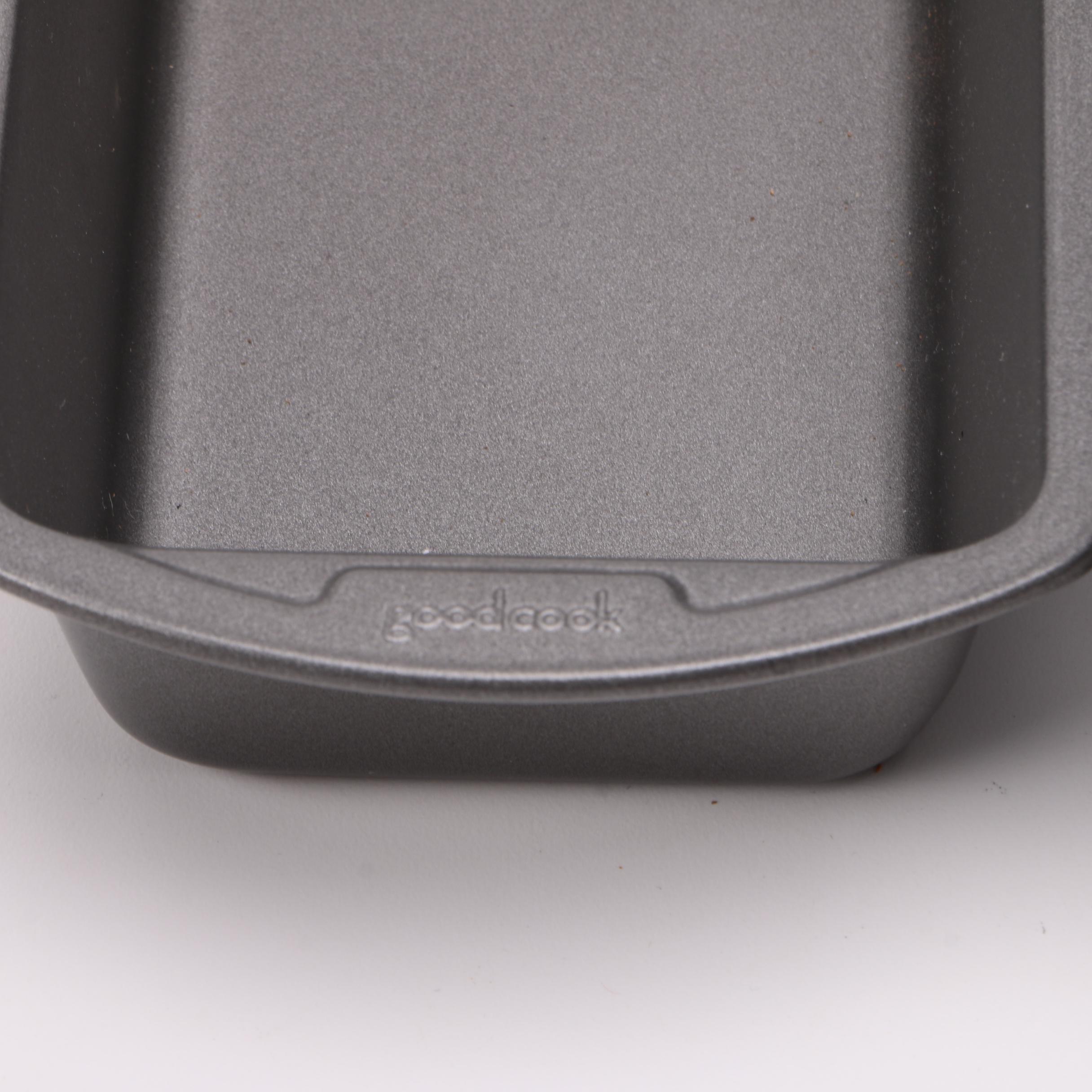 Kitchen Baking and Serving Pieces