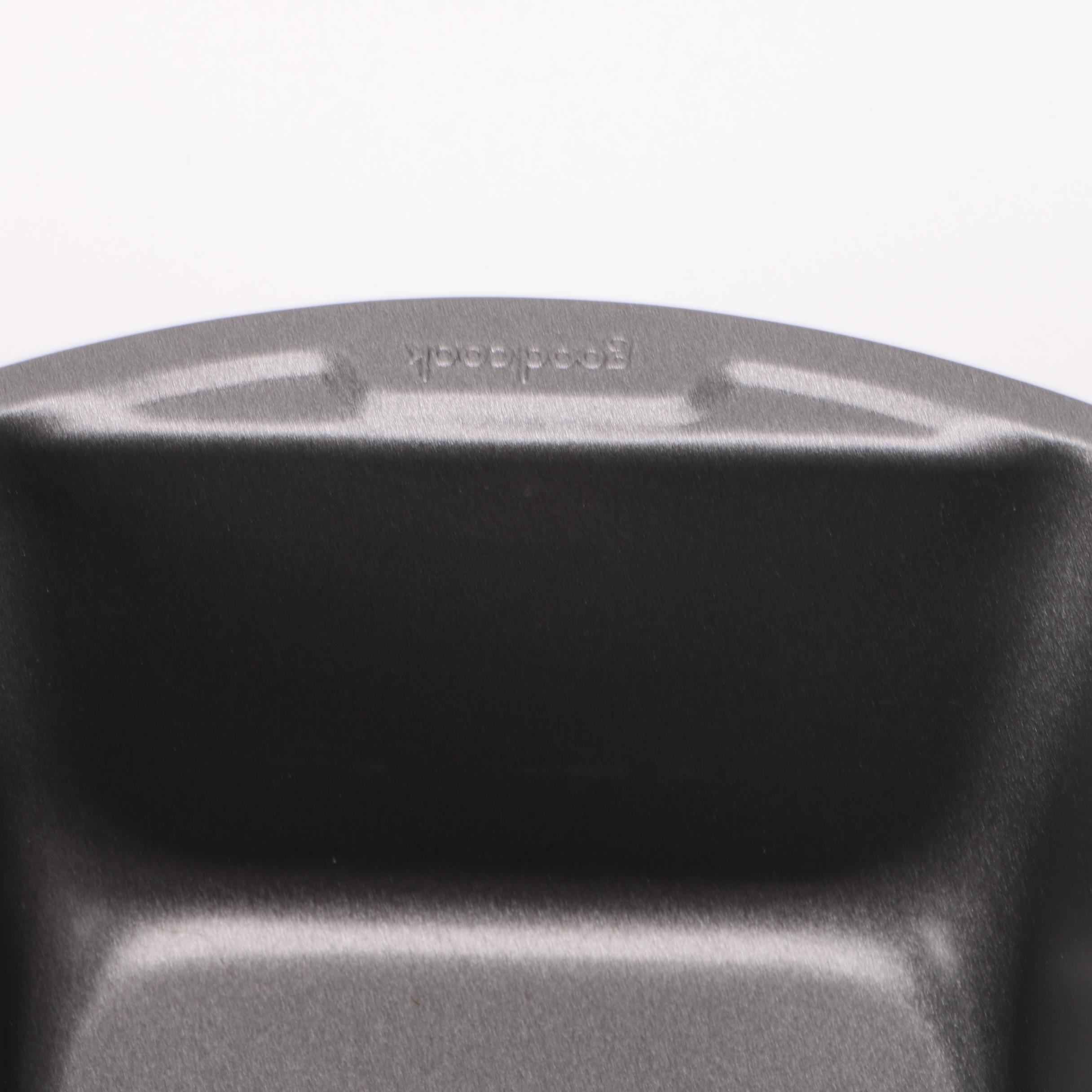 Kitchen Baking and Serving Pieces