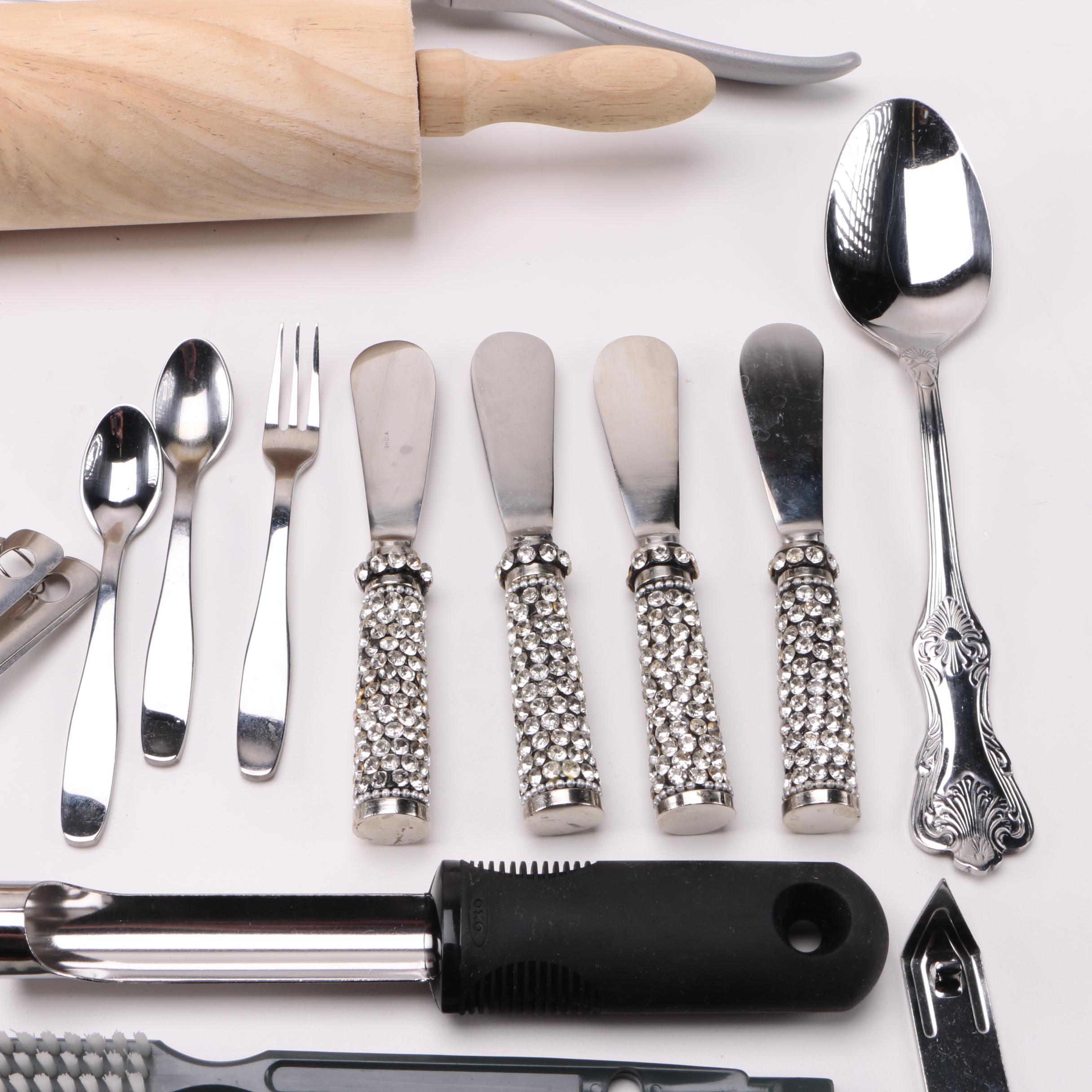 Kitchen Baking and Serving Pieces