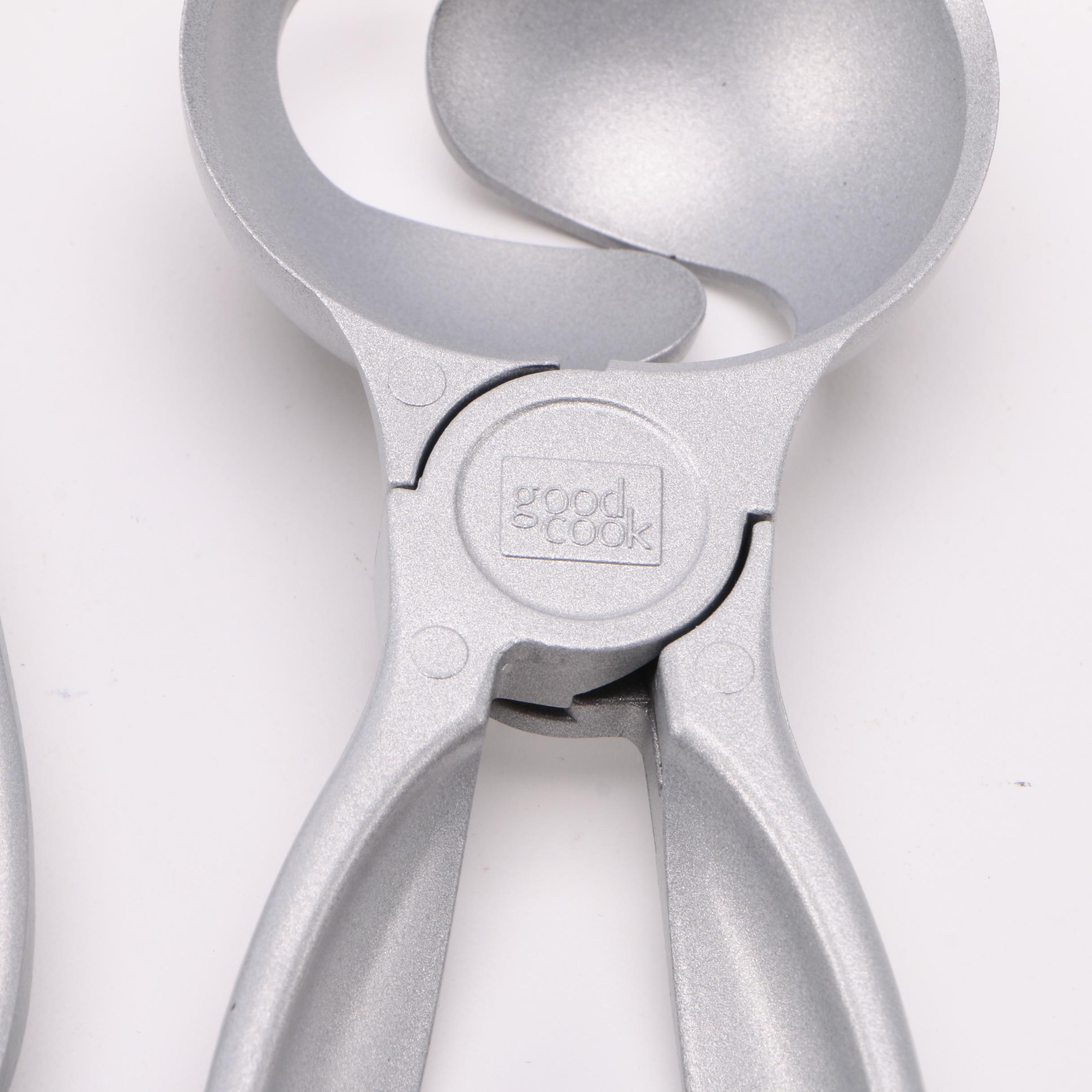 Kitchen Baking and Serving Pieces