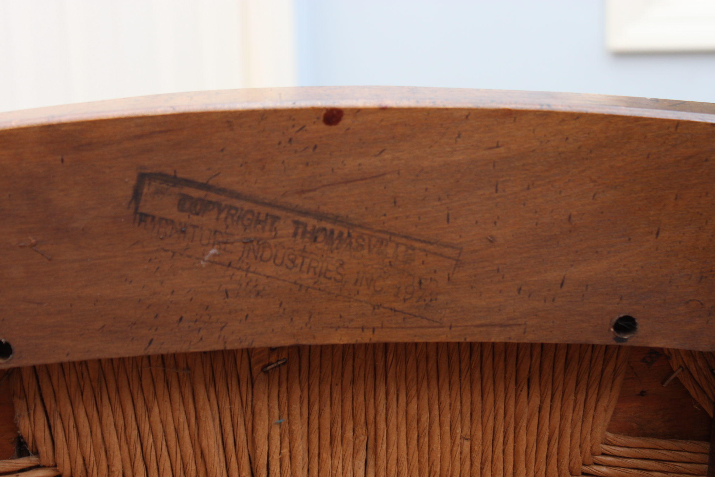 Vintage Thomasville Round Pedestal Table and Chairs