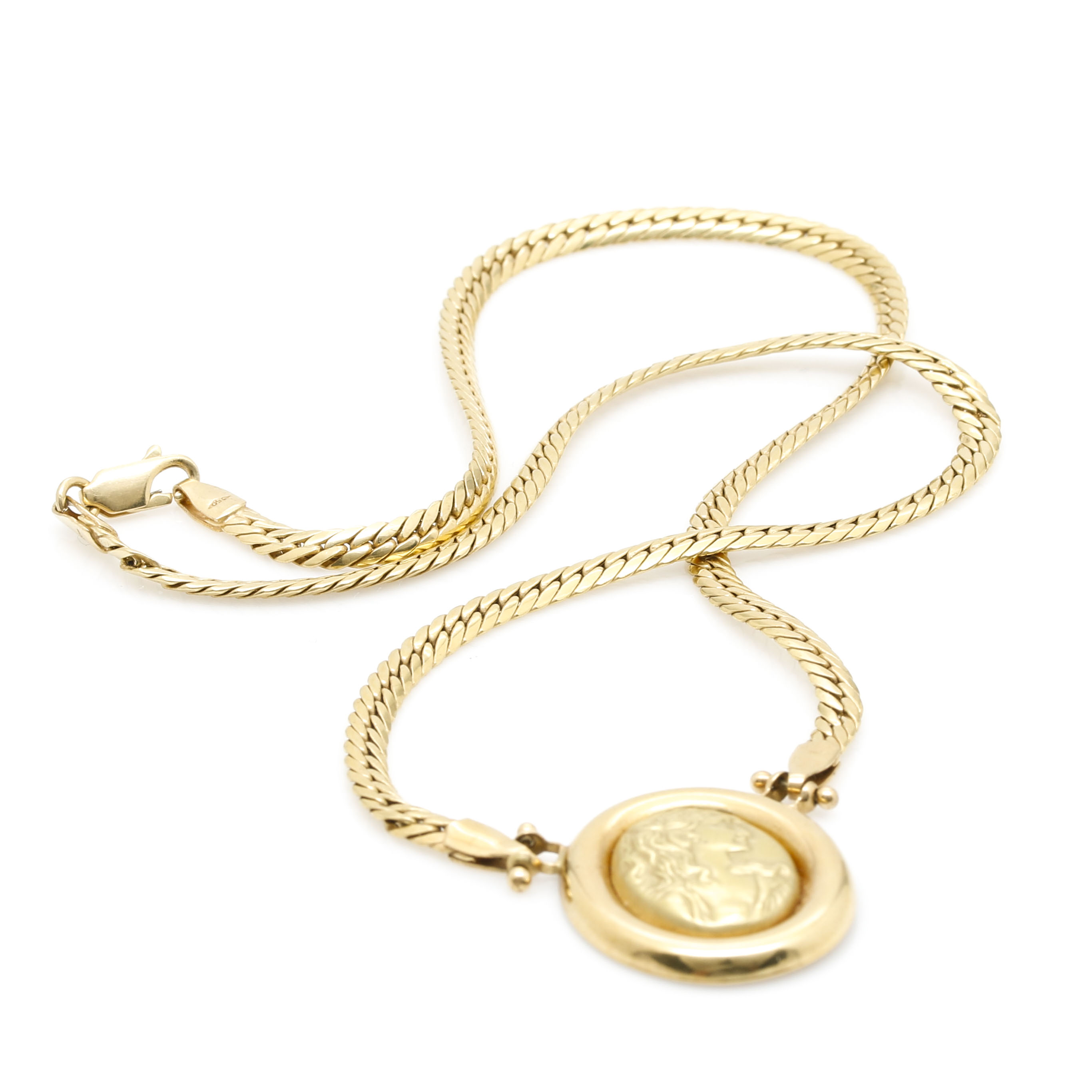 Loto Preziosi 18K Yellow Gold Cameo Pendant Necklace