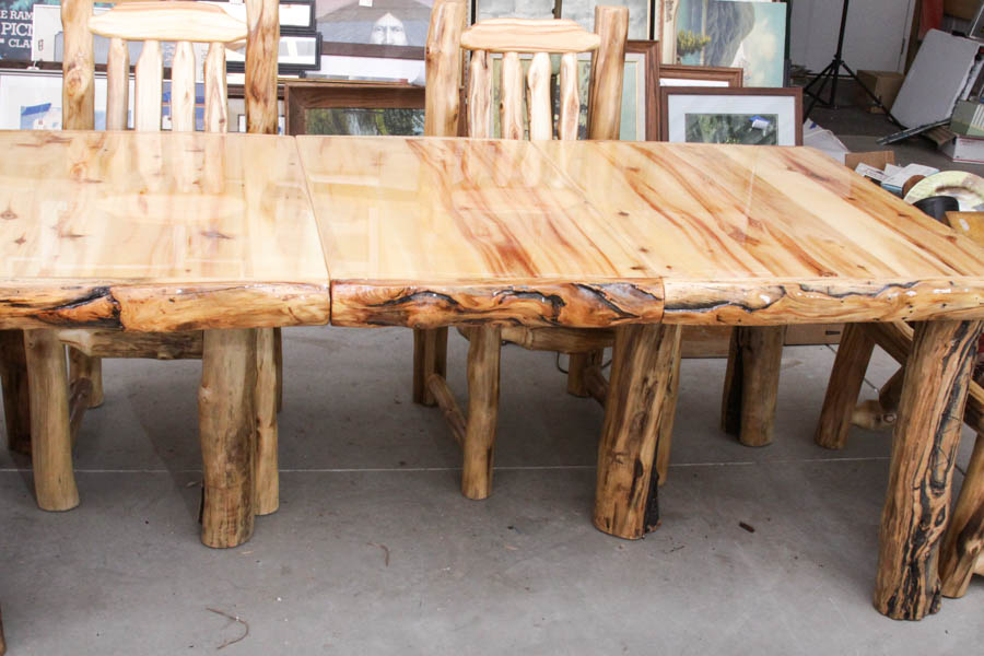 Log Cabin Style Dining Set