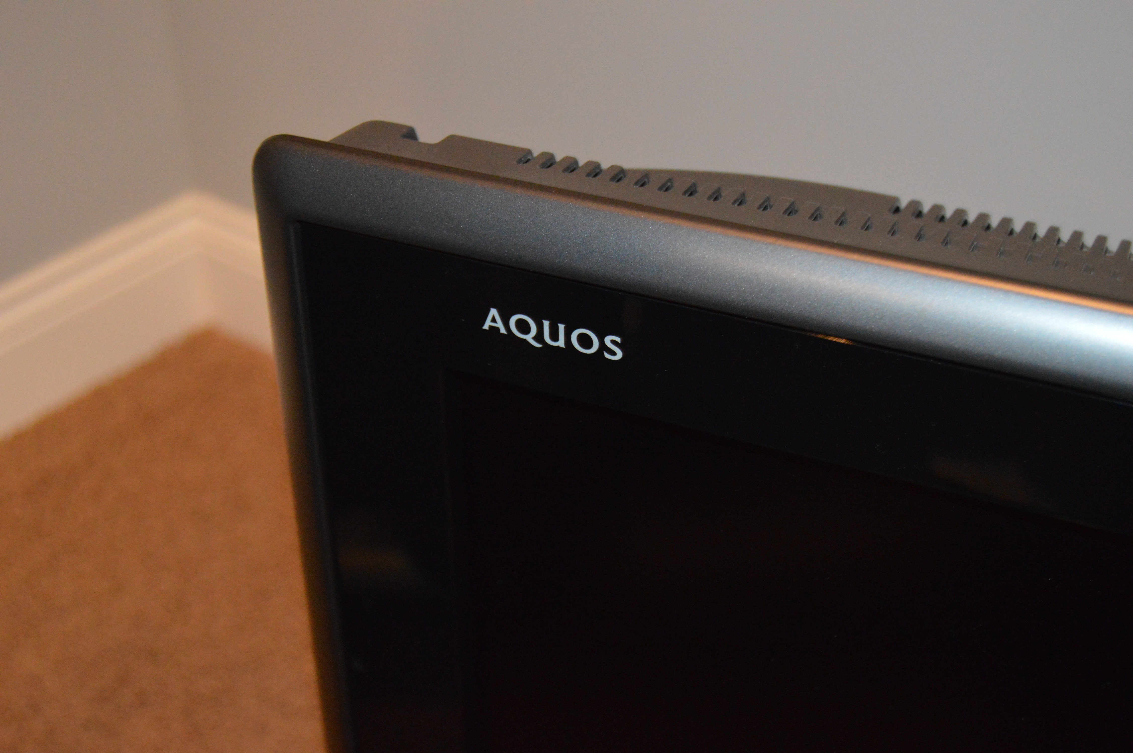 Sharp "Aquis" 32" Flat Screen Television