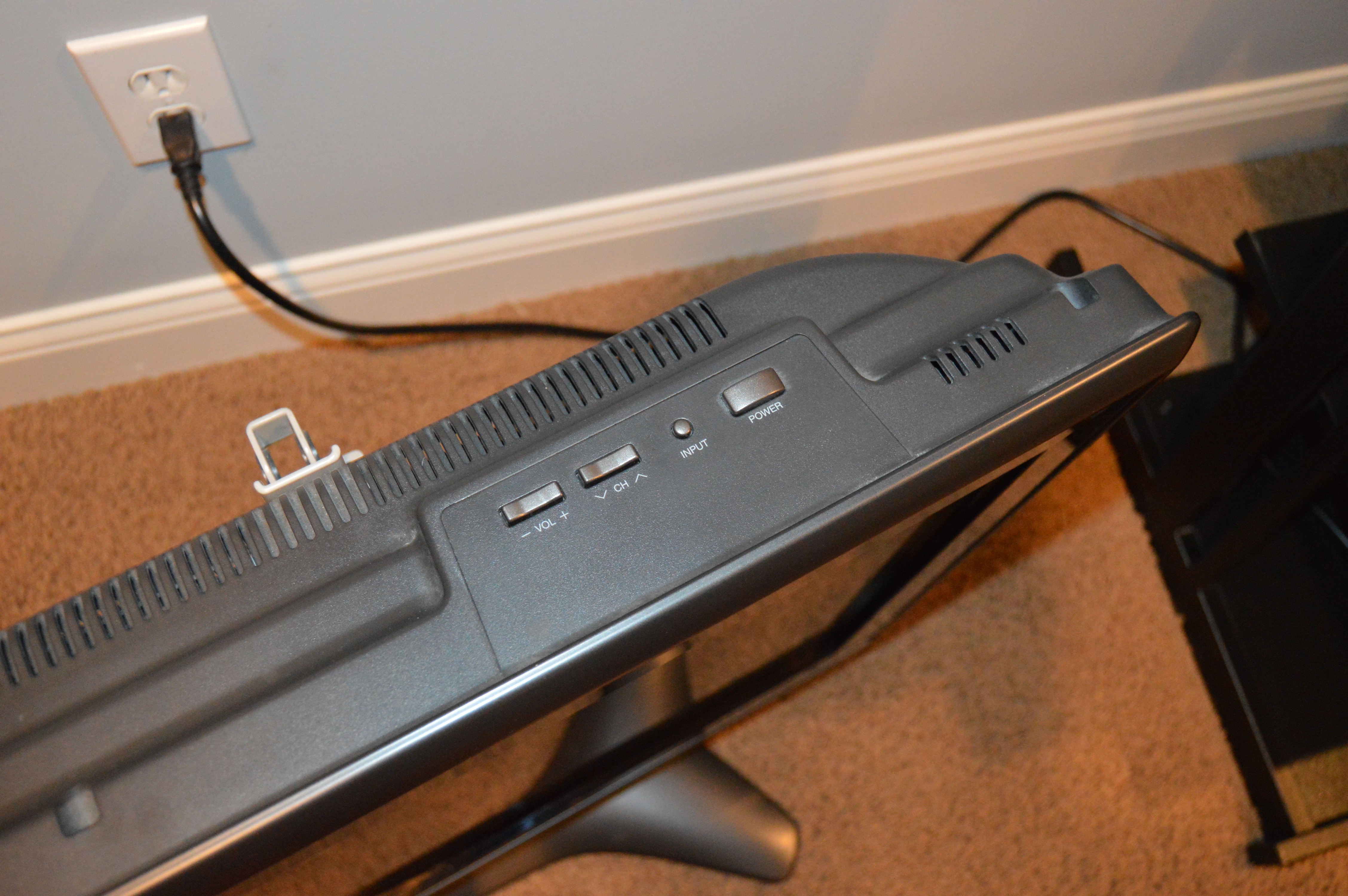 Sharp "Aquis" 32" Flat Screen Television