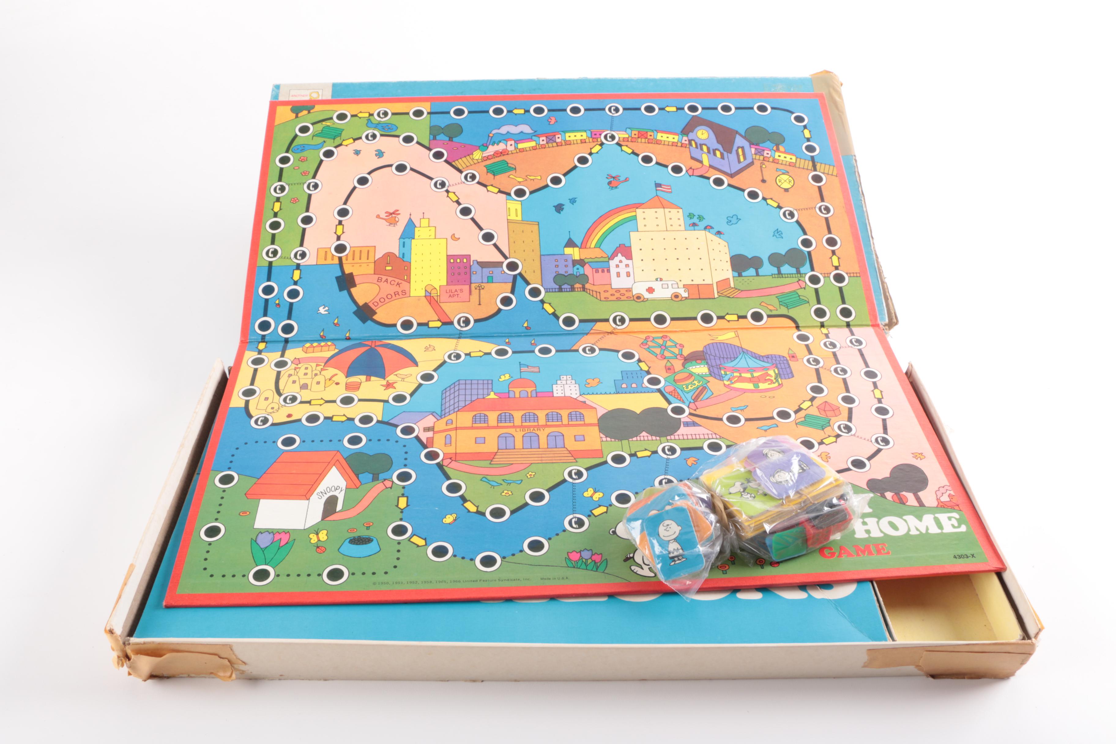 Assorted Vintage "Peanuts" Collectibles