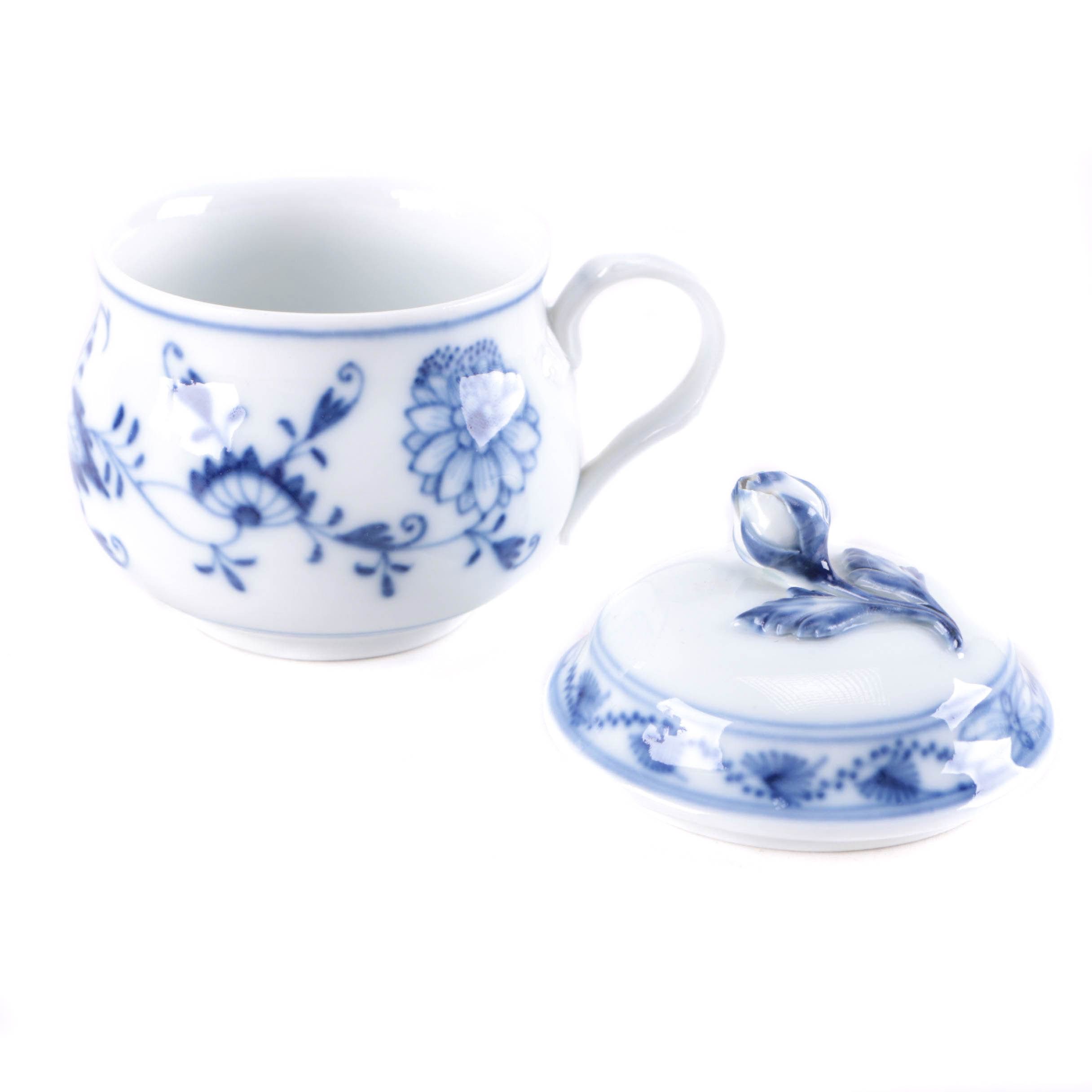 Meissen "Blue Onion" Porcelain Pot de Creme