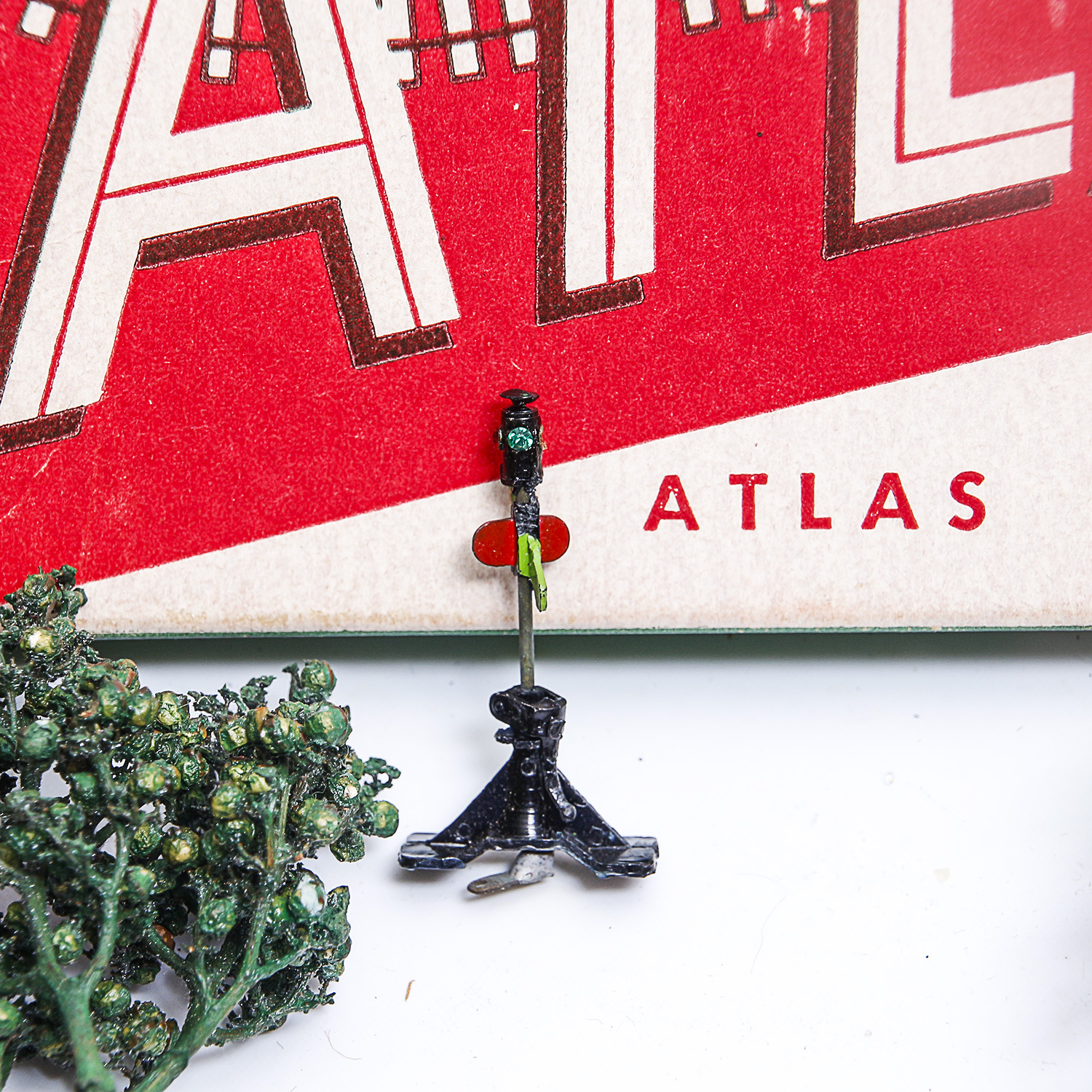 Vintage HO Scale Train Accessories