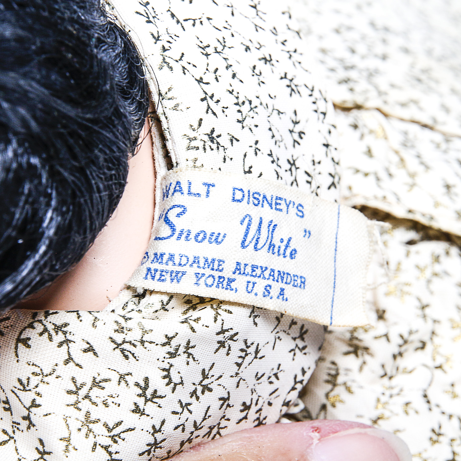 1952 Madame Alexander Walt Disney's Snow White Fashion Academy Doll