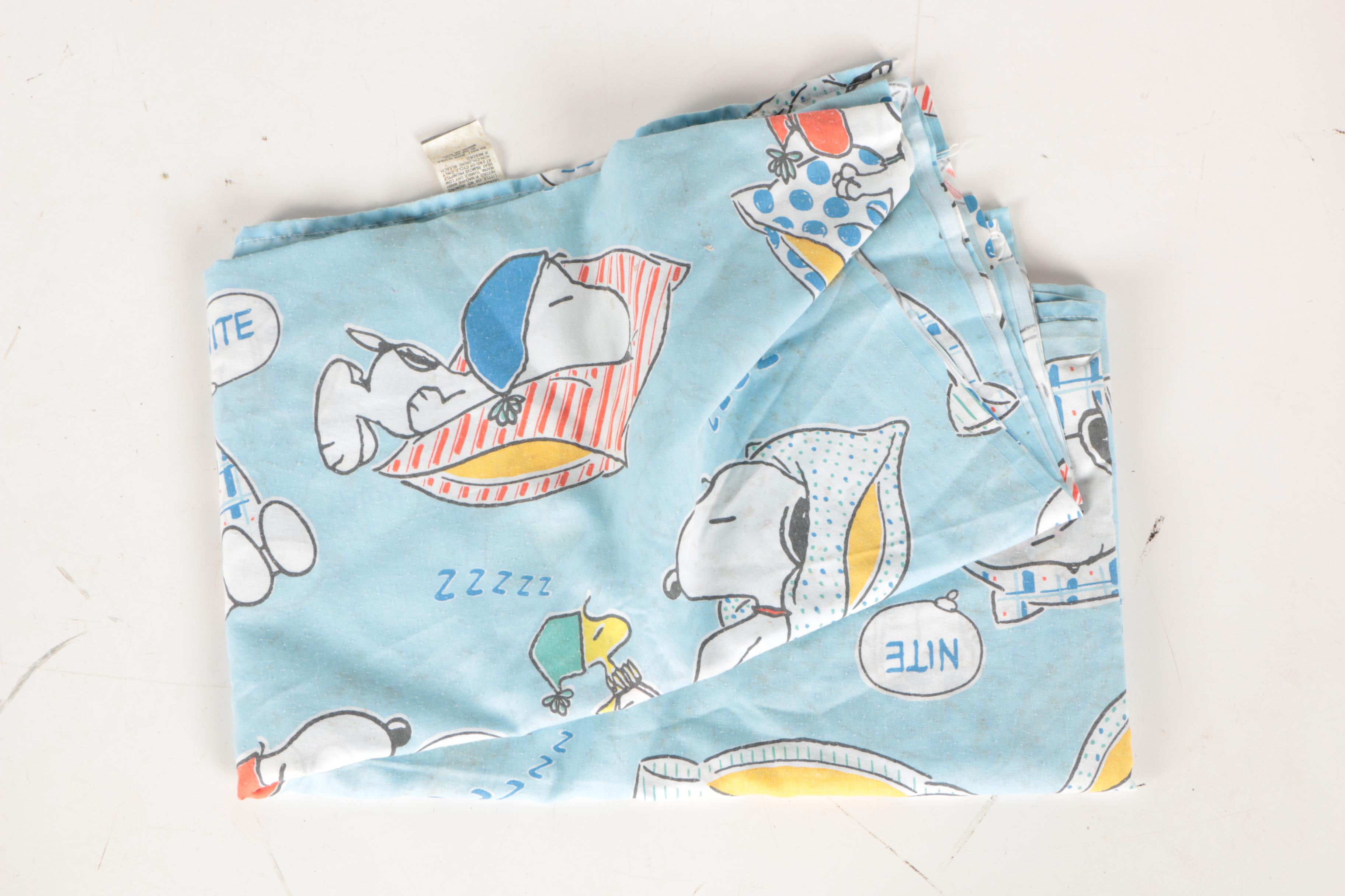 Assortment of Peanuts Cartoon Themed Linens
