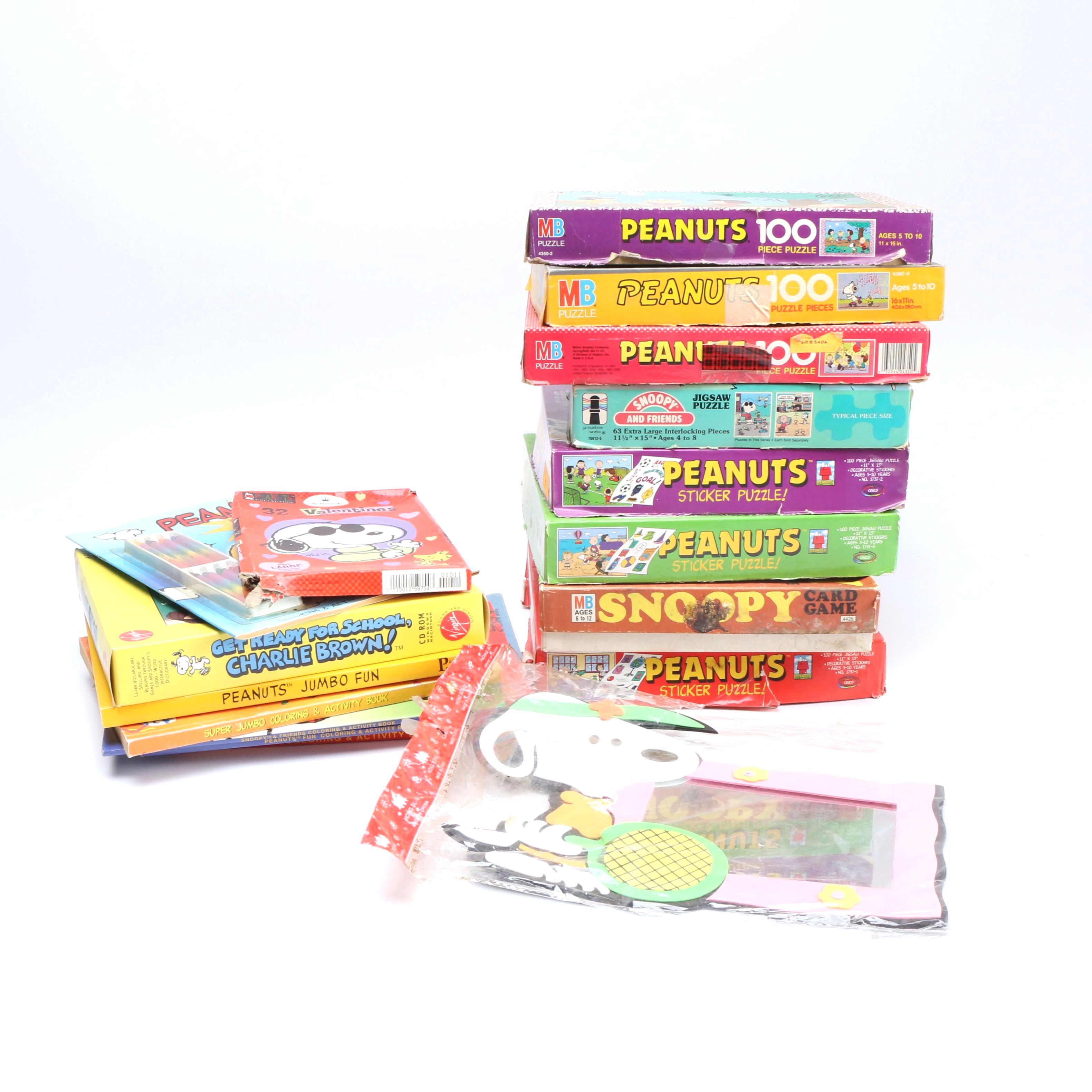 "Peanuts" Card Game and Jigsaw Puzzles