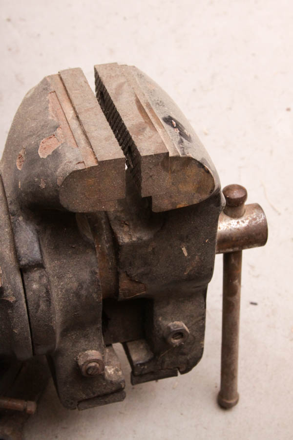 Alltrade Professional Bench Vise