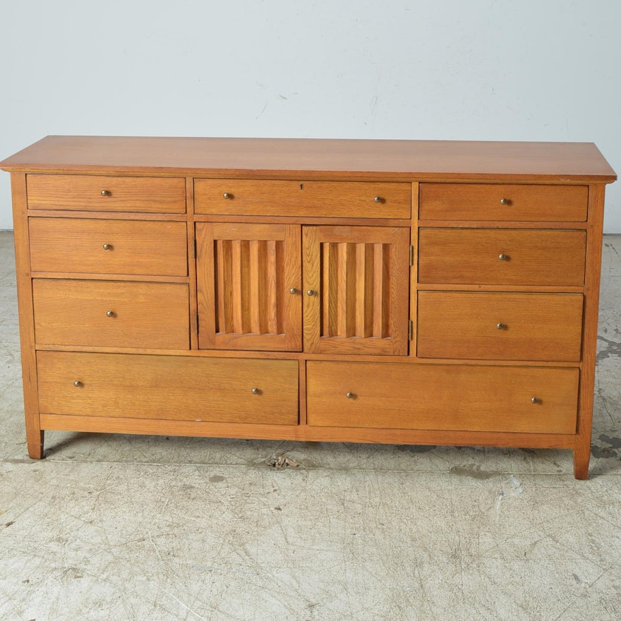 Lexington Furniture Arts and Crafts Style Oak Veneer Dresser