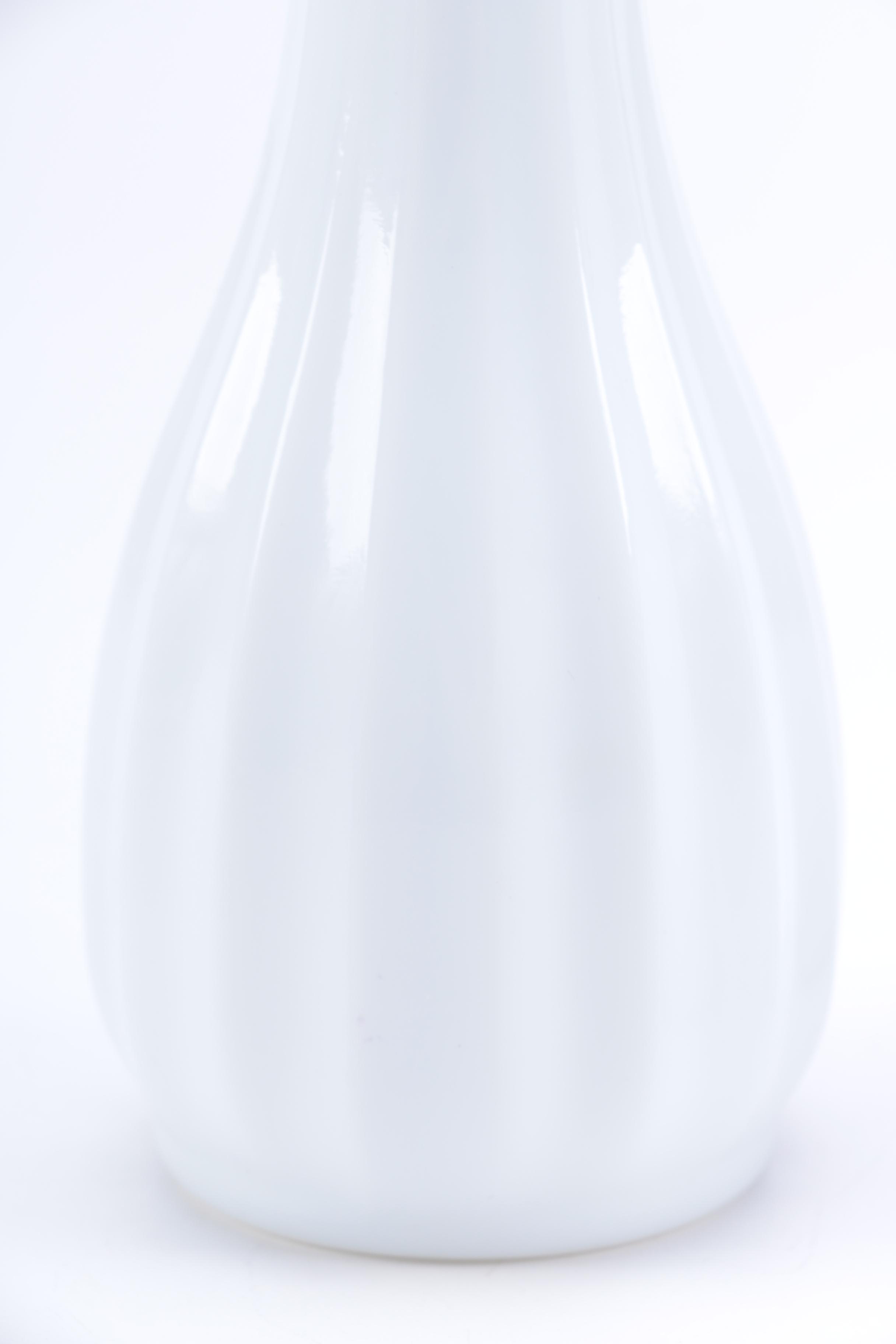 Modern White Home Decor