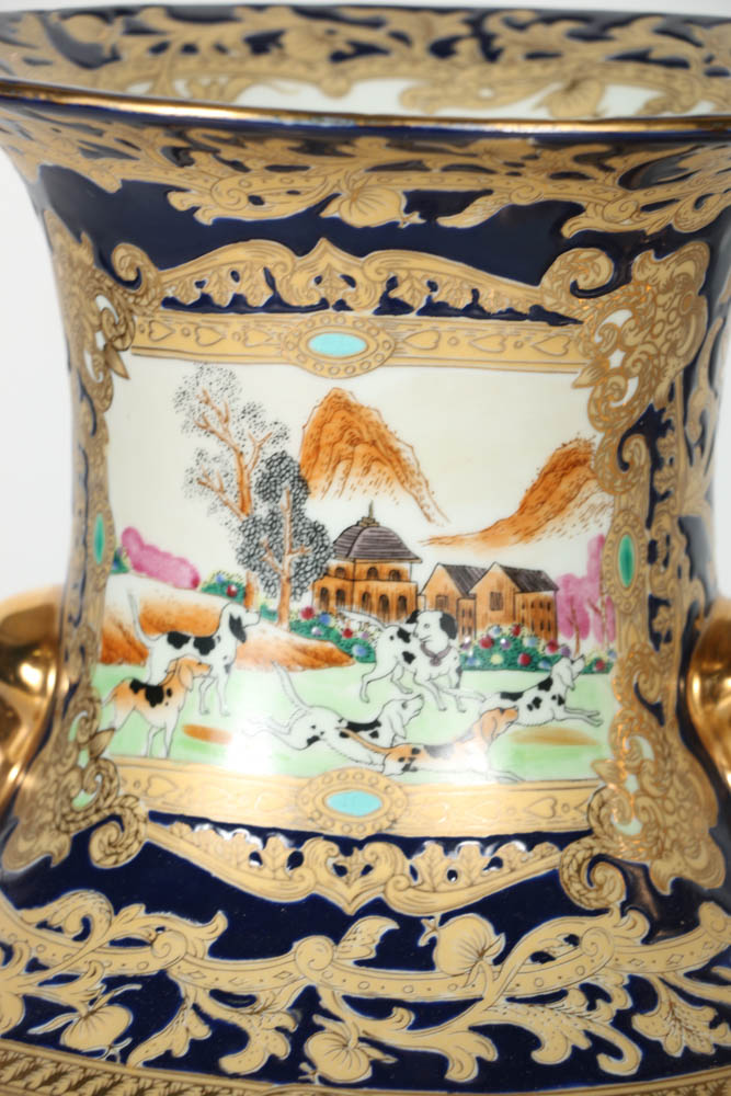 Pair of Late 20th-Century Chinese Decorative Porcelain Vases