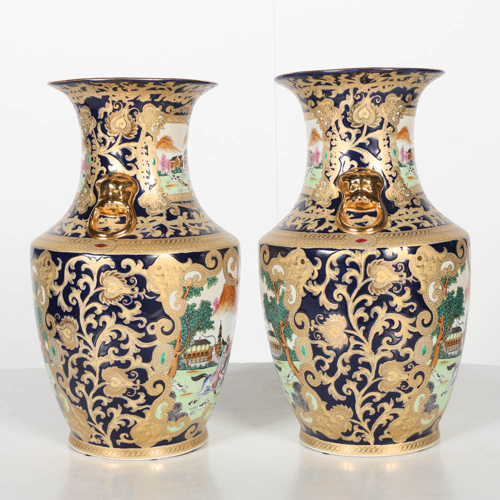 Pair of Late 20th-Century Chinese Decorative Porcelain Vases