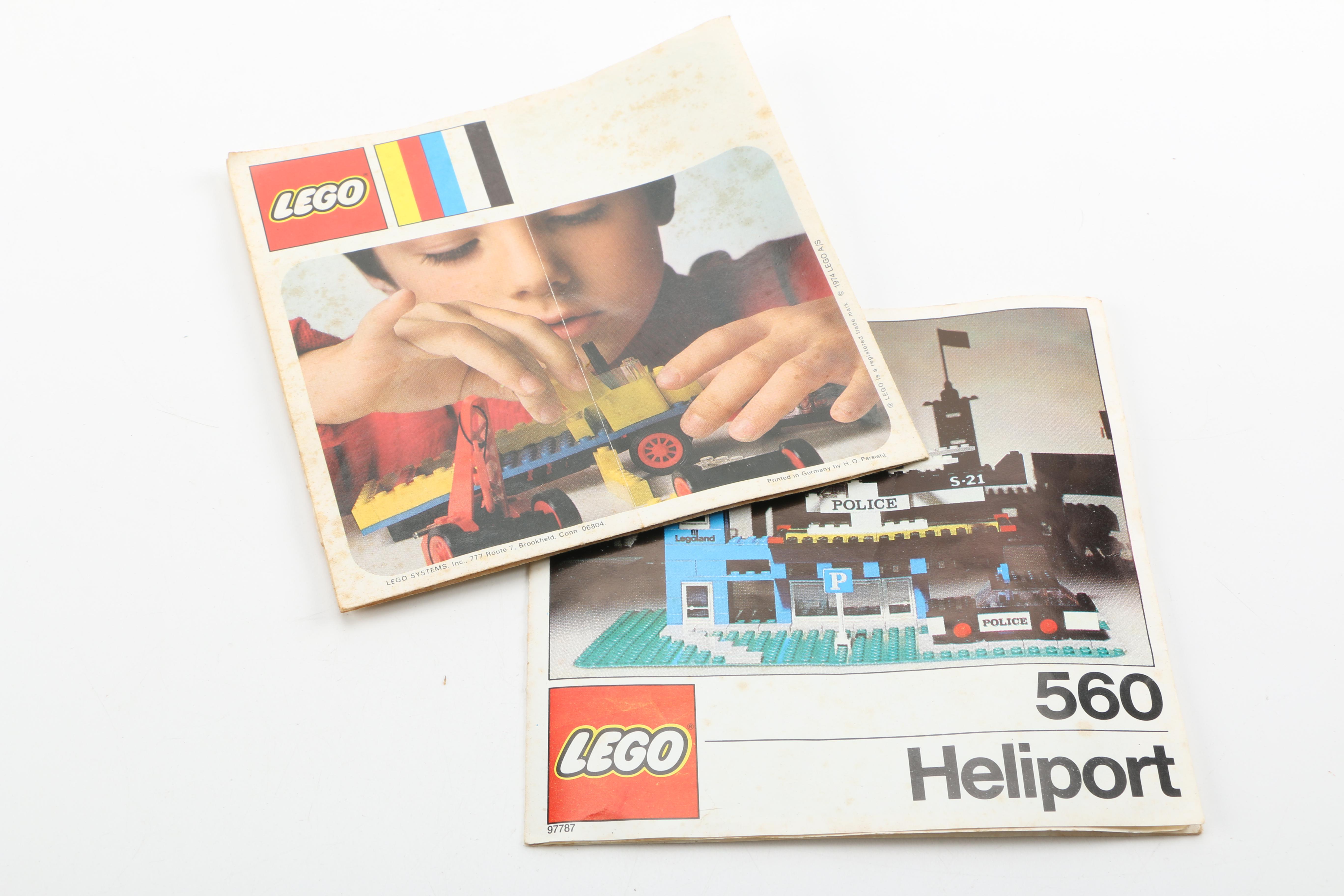 Vintage Lego "560 Heliport" Blocks and Green Army Men