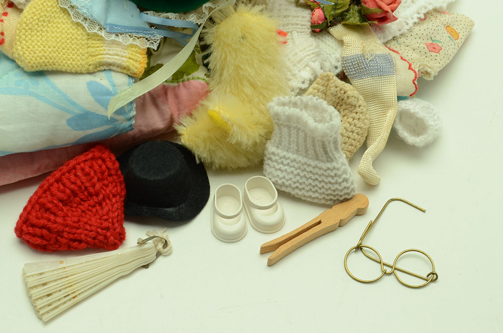 Large Collection of Doll Accessories in a "Holly Hobbie" Tote Bag