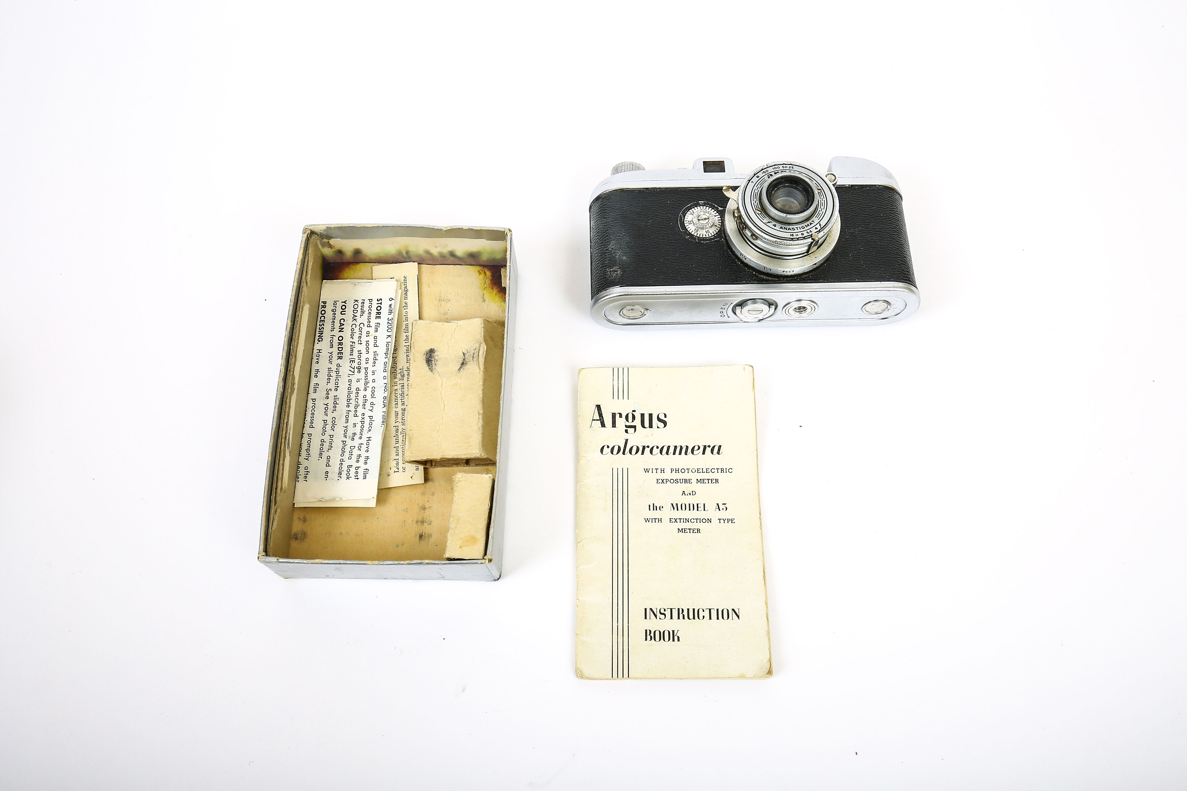 Collection of Vintage Cameras featuring Kodak and Argus