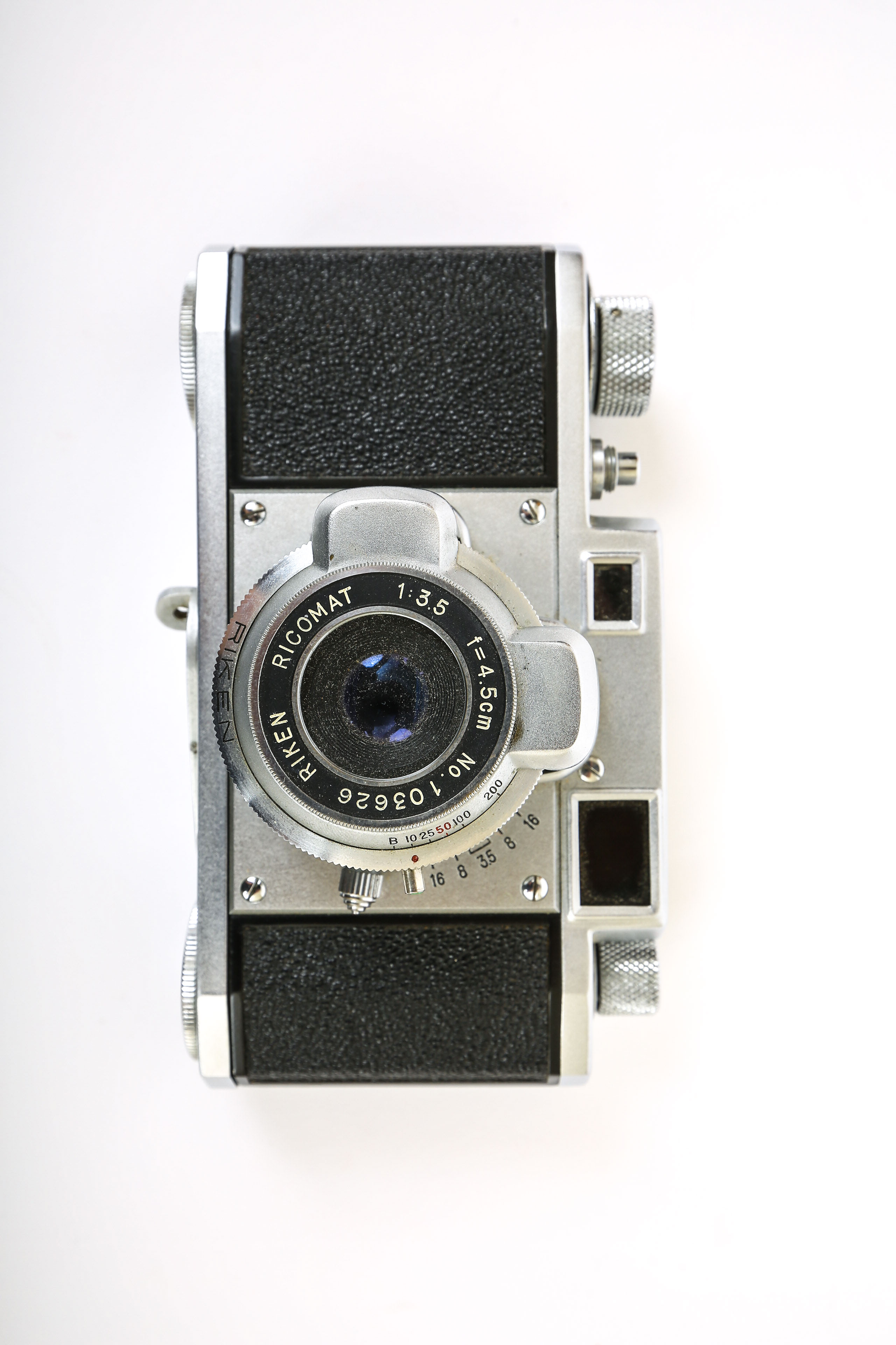 Collection of Vintage Cameras featuring Kodak and Argus