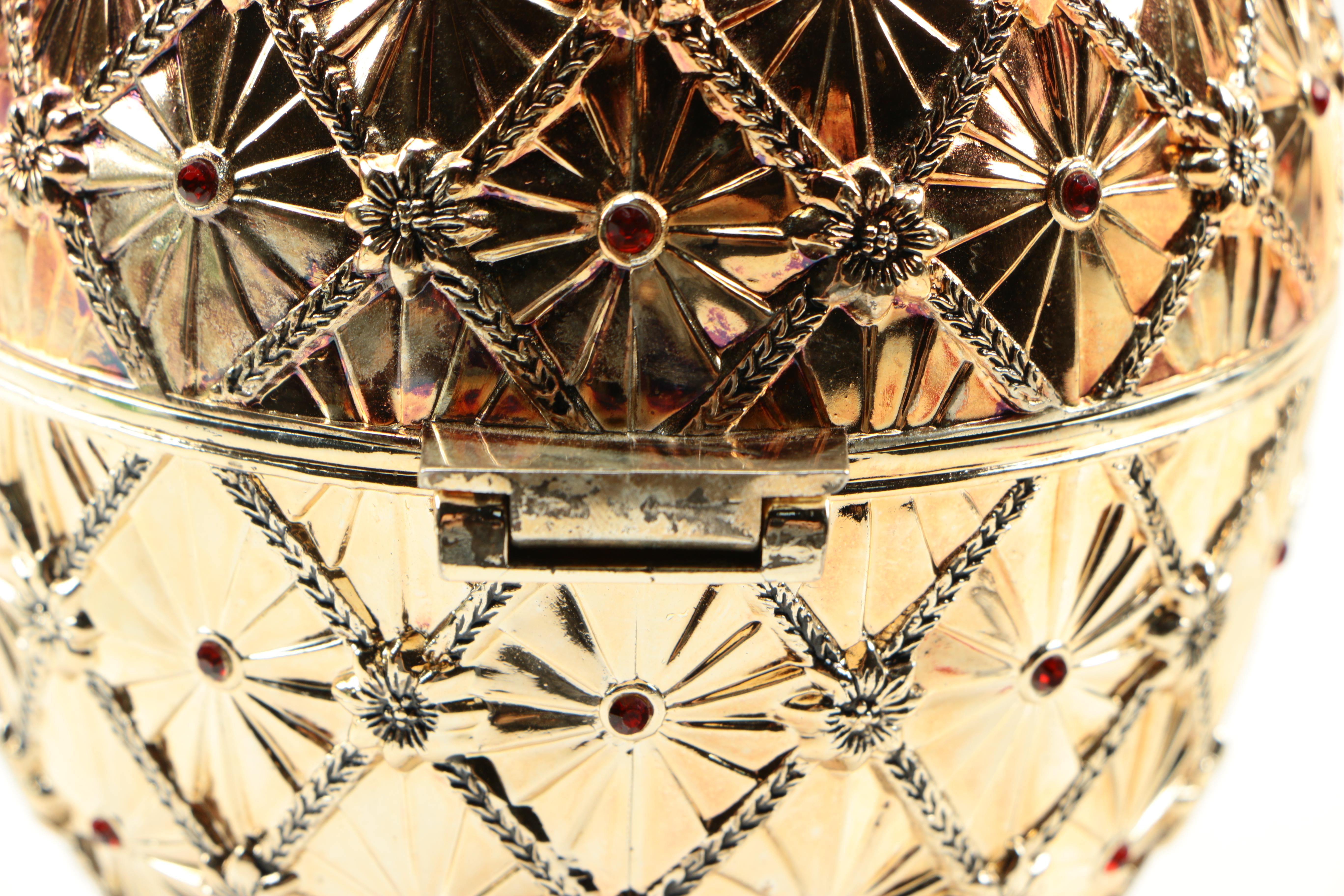 2001 Wallace Silversmiths Silver Plate Holiday Musical Egg