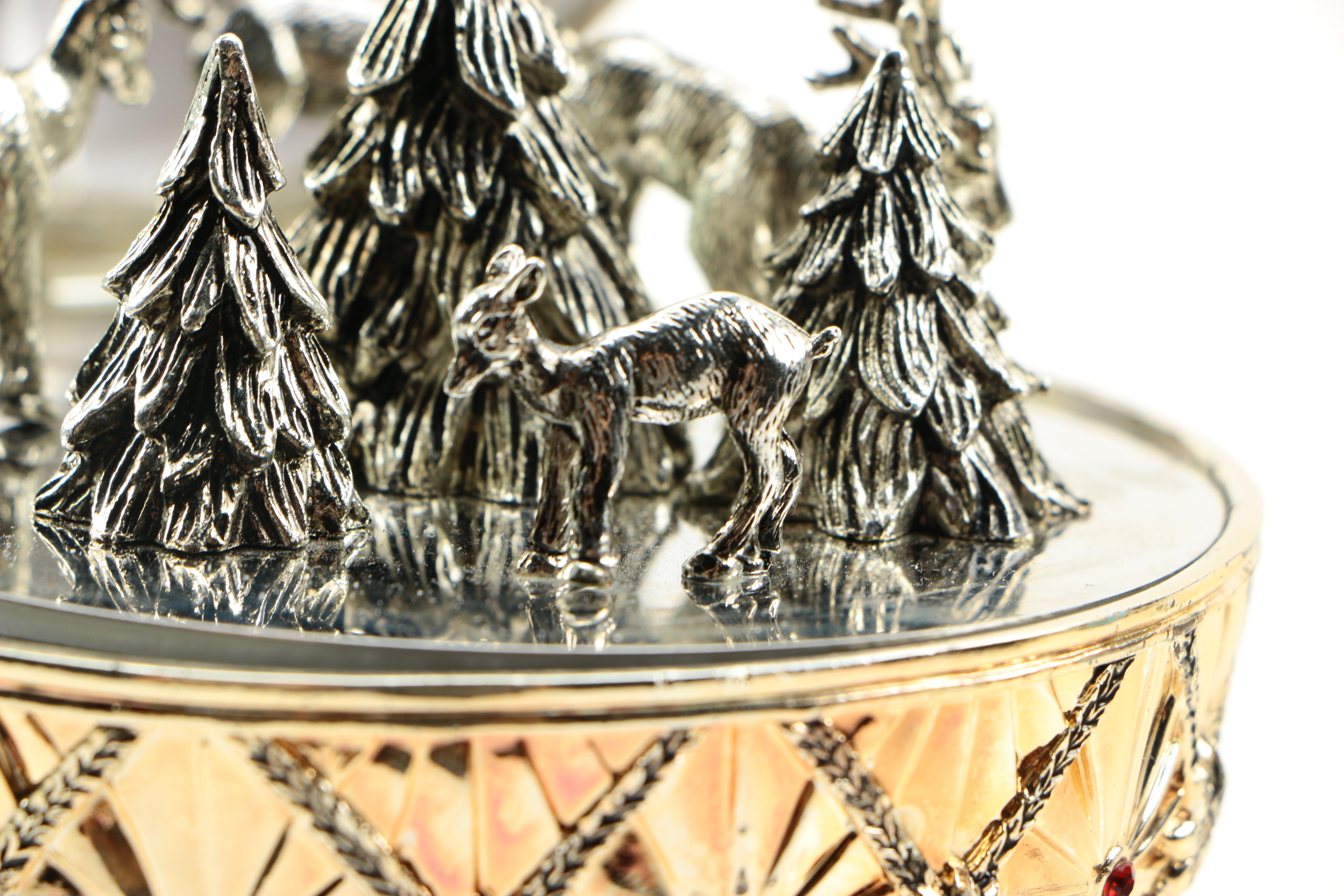 2001 Wallace Silversmiths Silver Plate Holiday Musical Egg