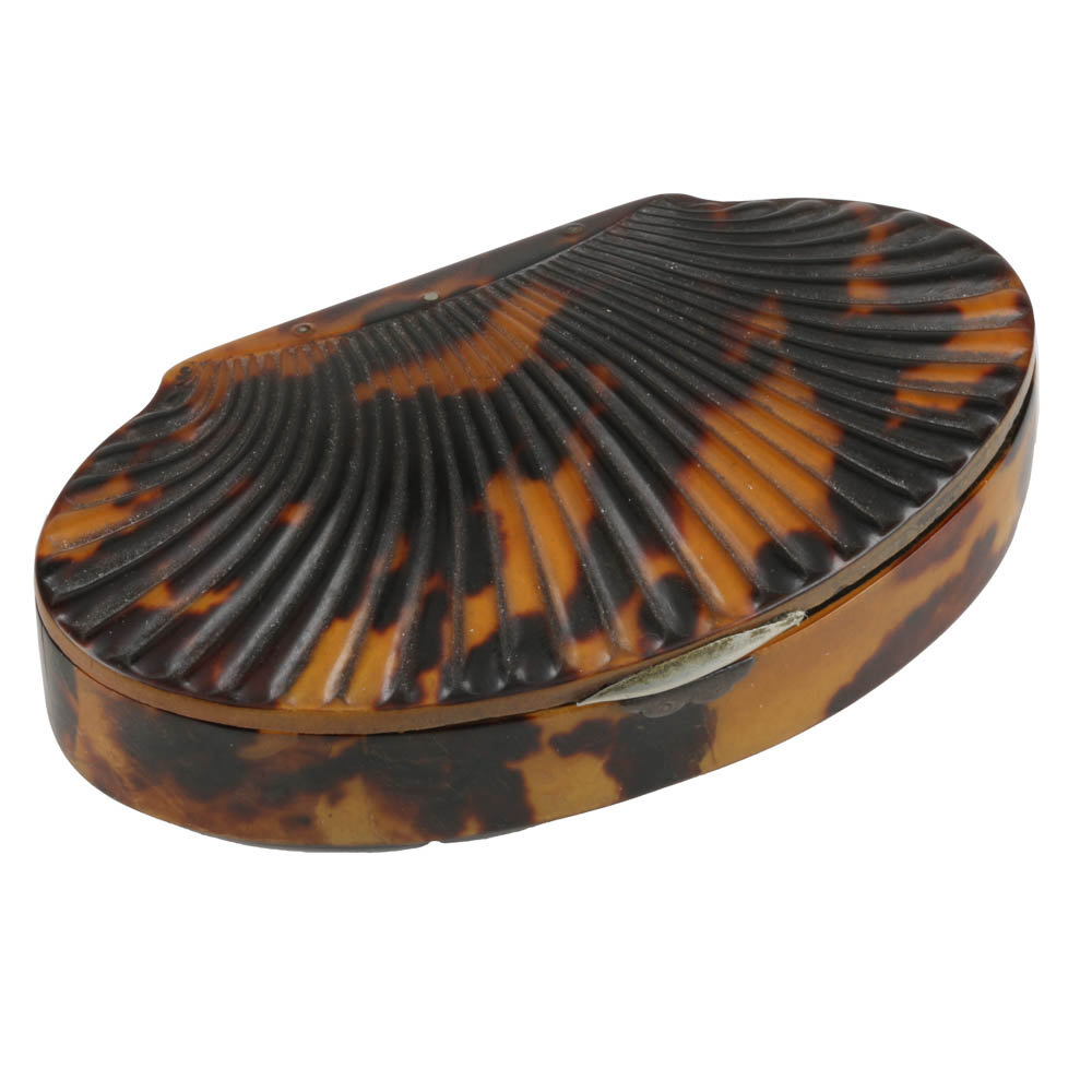 Mid 19th-Century Scalloped Tortoise Shell Compact
