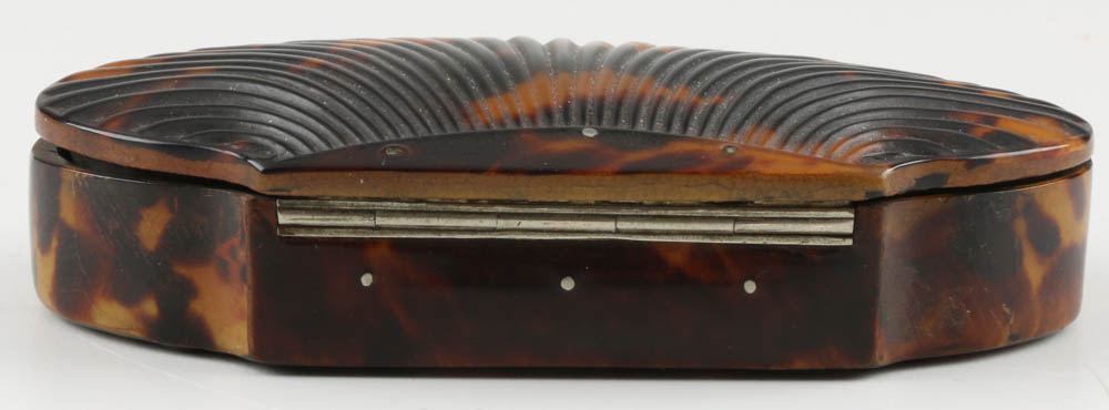Mid 19th-Century Scalloped Tortoise Shell Compact