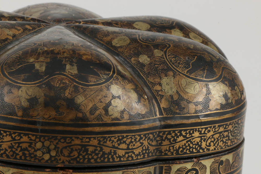 Chinese Qing Dynasty Lobate Tea Caddy Chest