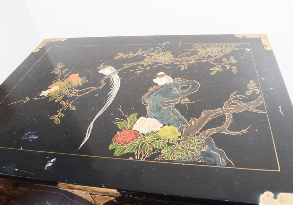 Chinoiserie Chest of Drawers