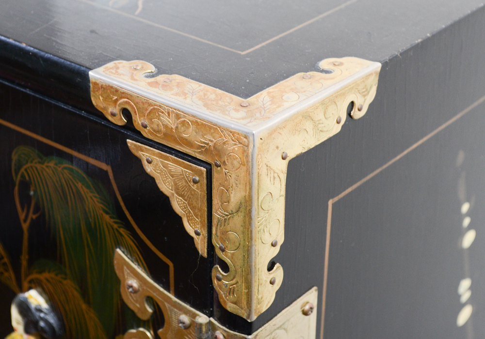 Chinoiserie Chest of Drawers