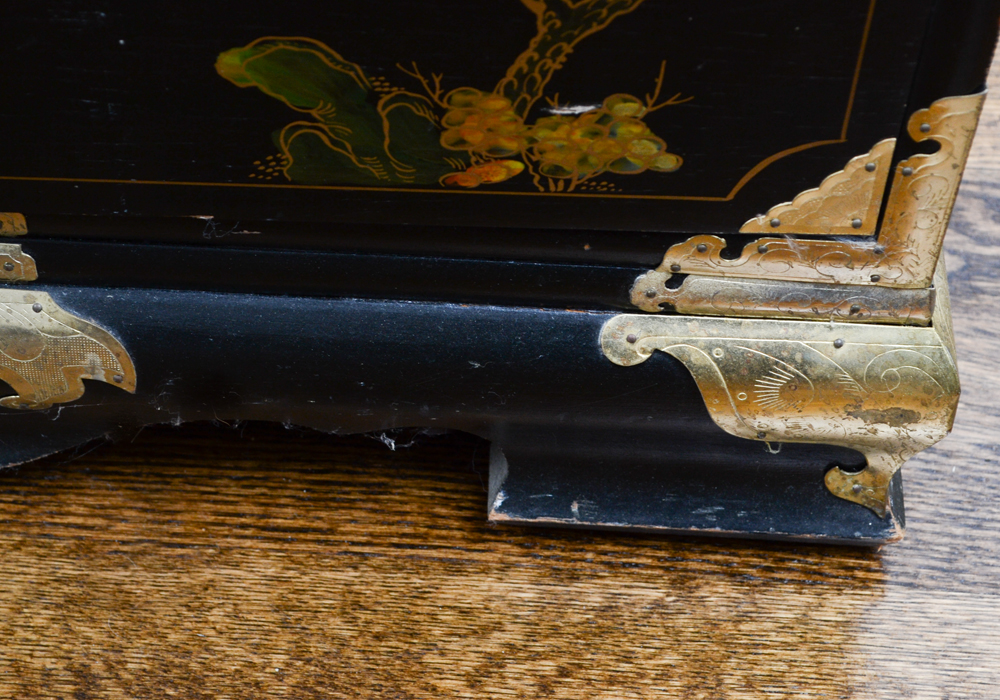 Chinoiserie Chest of Drawers