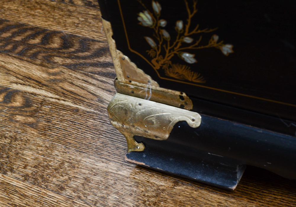 Chinoiserie Chest of Drawers