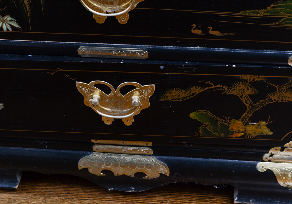 Chinoiserie Chest of Drawers