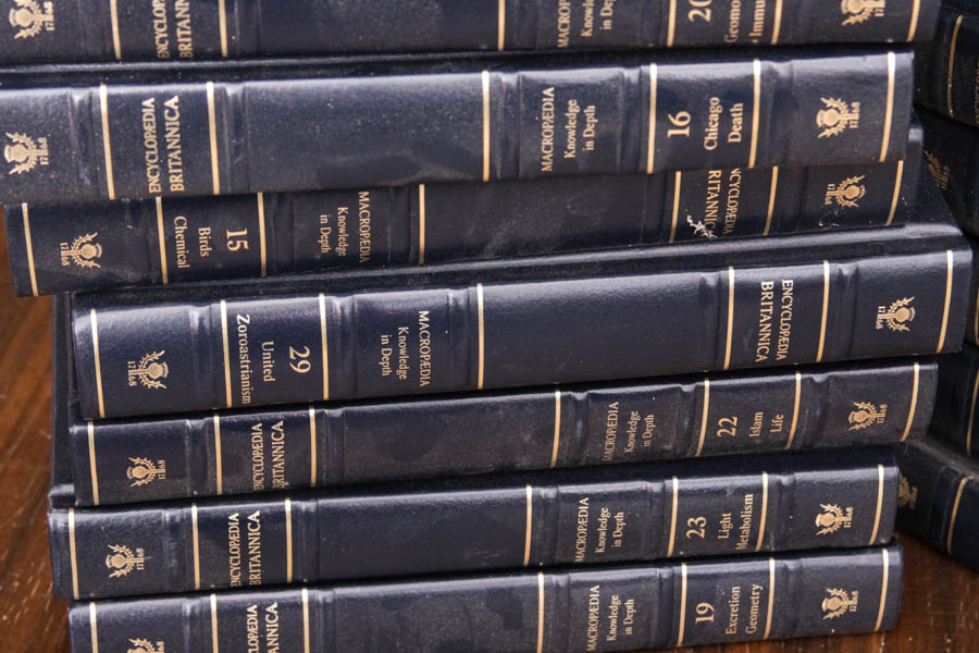 Circa 1995 Encyclopedia Britannica Set