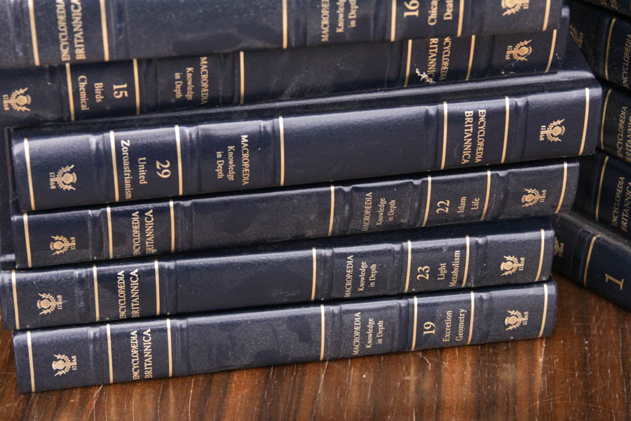 Circa 1995 Encyclopedia Britannica Set