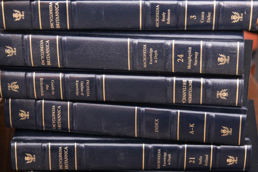 Circa 1995 Encyclopedia Britannica Set
