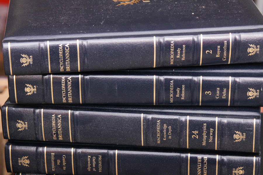 Circa 1995 Encyclopedia Britannica Set
