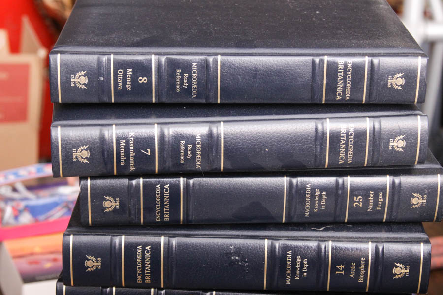 Circa 1995 Encyclopedia Britannica Set