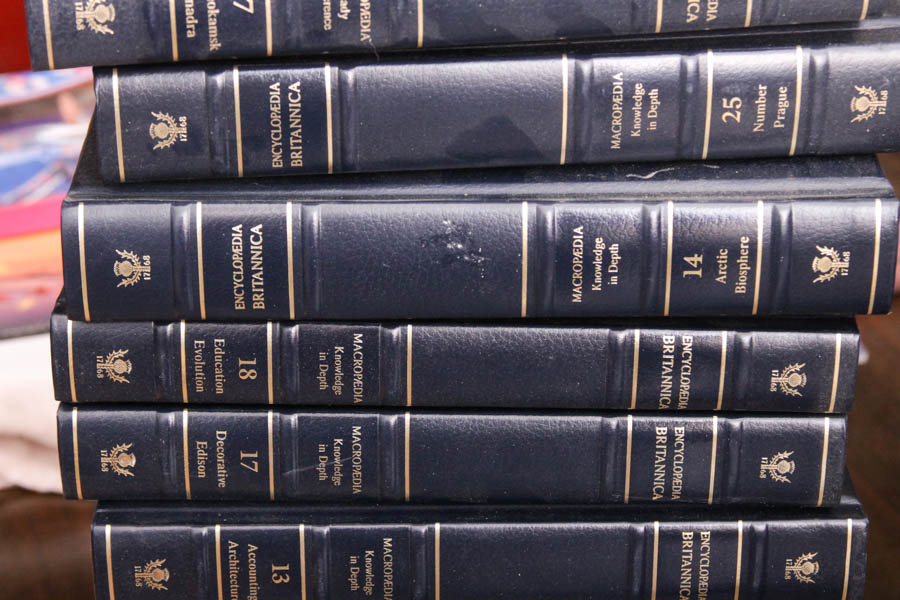 Circa 1995 Encyclopedia Britannica Set